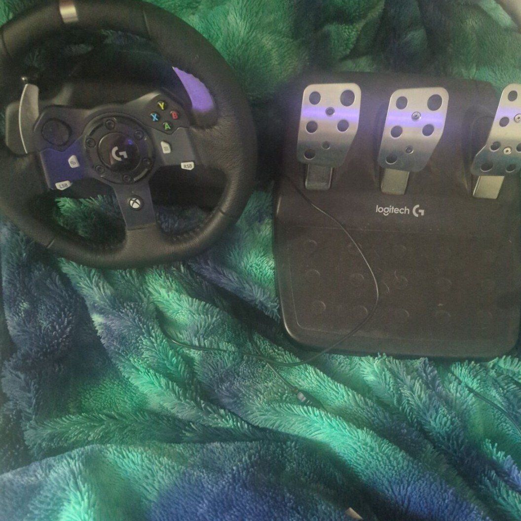 Logitech g 920 steering wheel