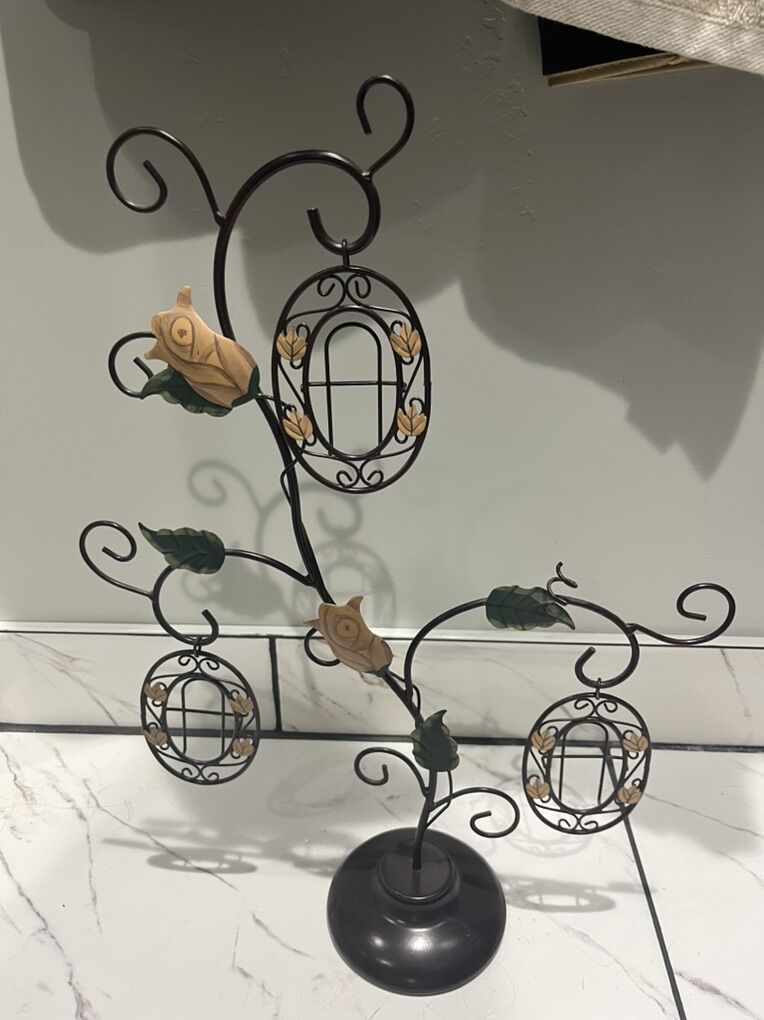 Rose Vine With 3 Hanging Picture Frames