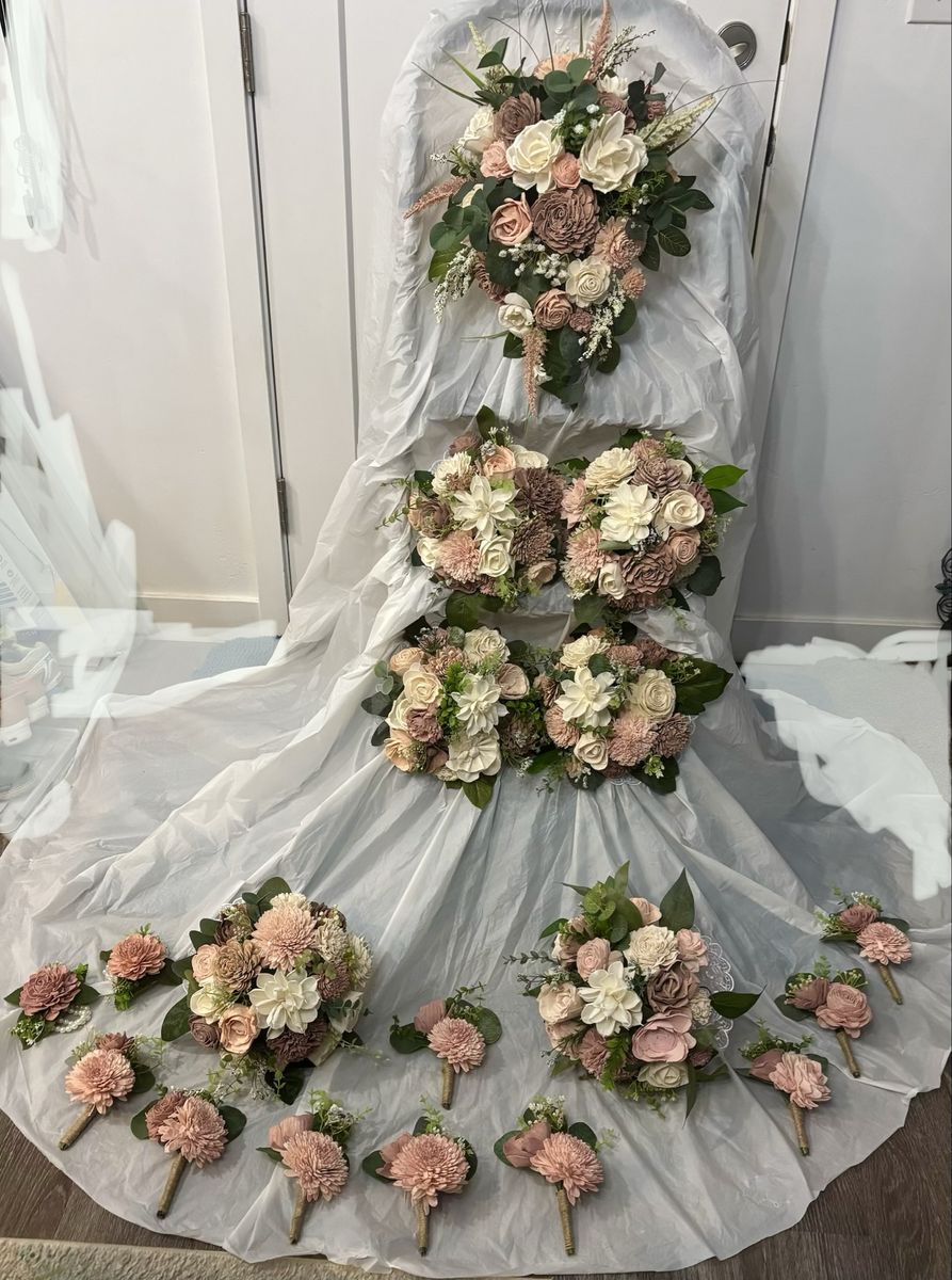 18 piece dusty rose and pink wood flower wedding set
