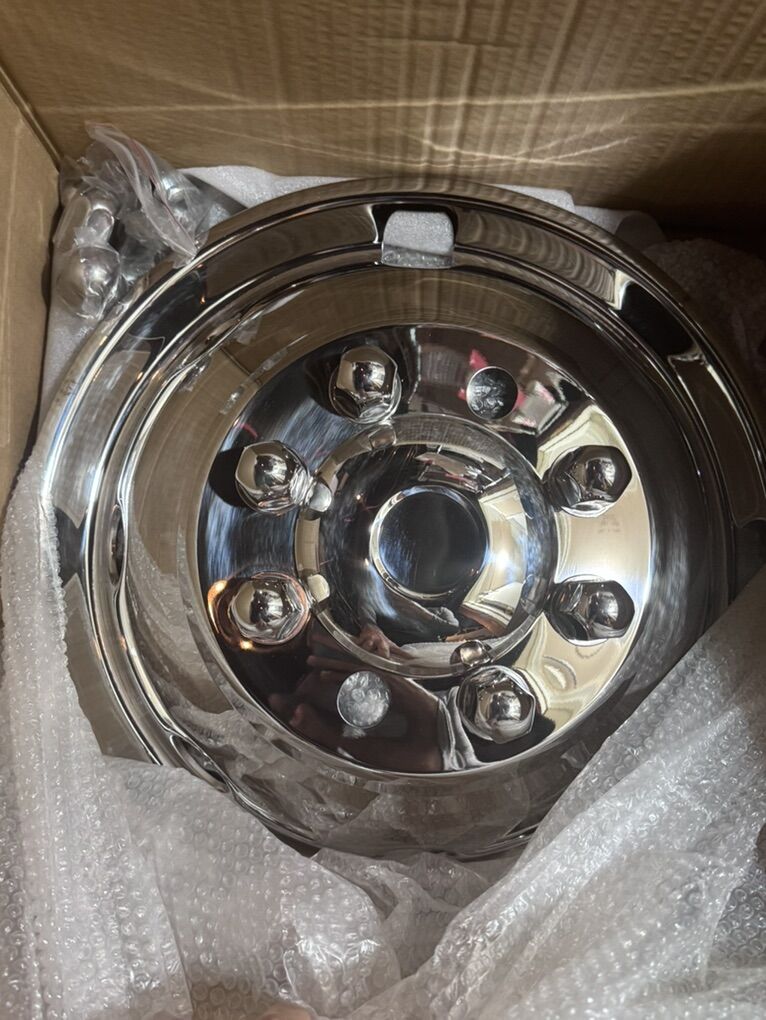 Ford E350 E450 Van Motorhome Screw Front Hubcaps