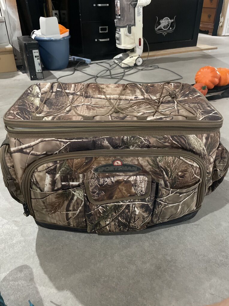 Hard cooler With Camo Cover