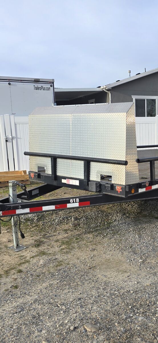 Air dam/spoiler for flat bed trailer SxS car