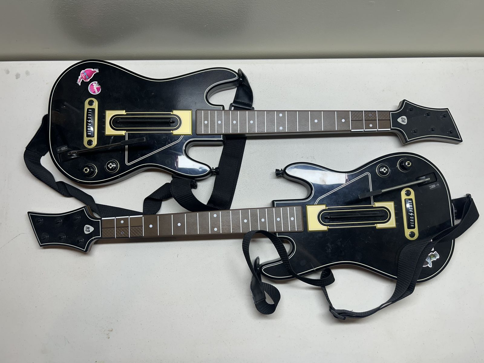 2 Guitar Hero Live Guitars