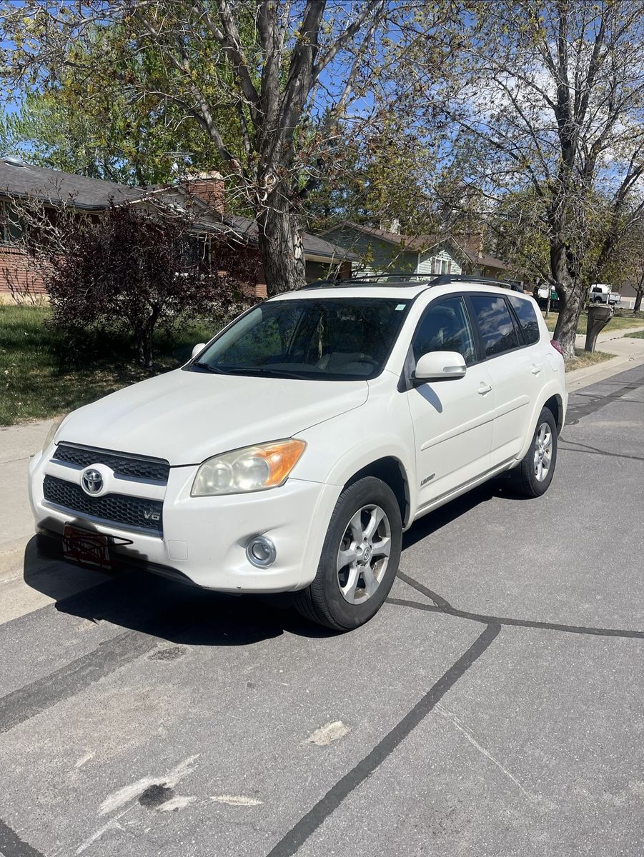 2011 TOYOTA RAV4