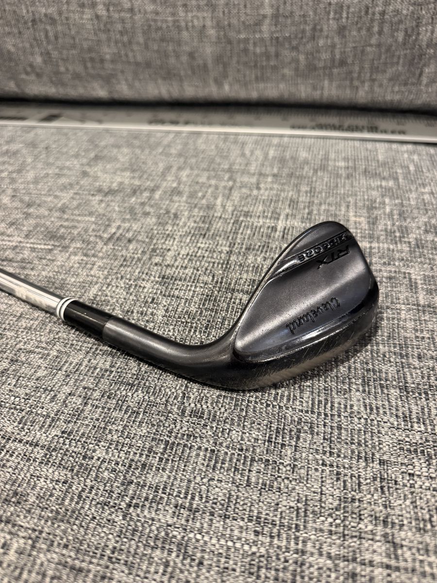 Cleveland RTX Satin Black 56* Mid Grind 10* Bounce DG Spinner Wedge