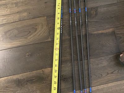 Carbon Express Maxima Blue Streak Arrows - 6 Pack, 28" Carbon Arrows with Blue Vanes
