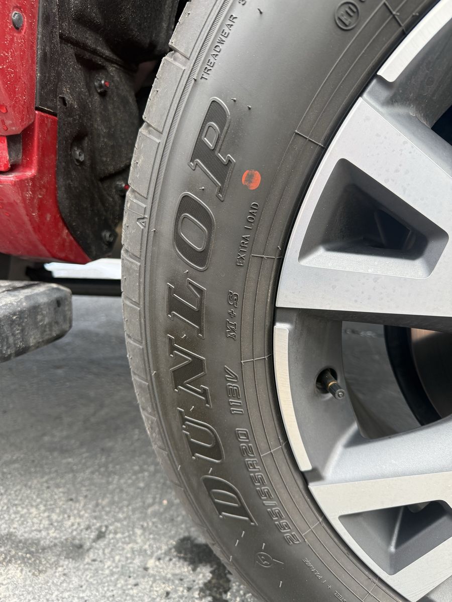 Tires Dunlop only 5000 miles on them