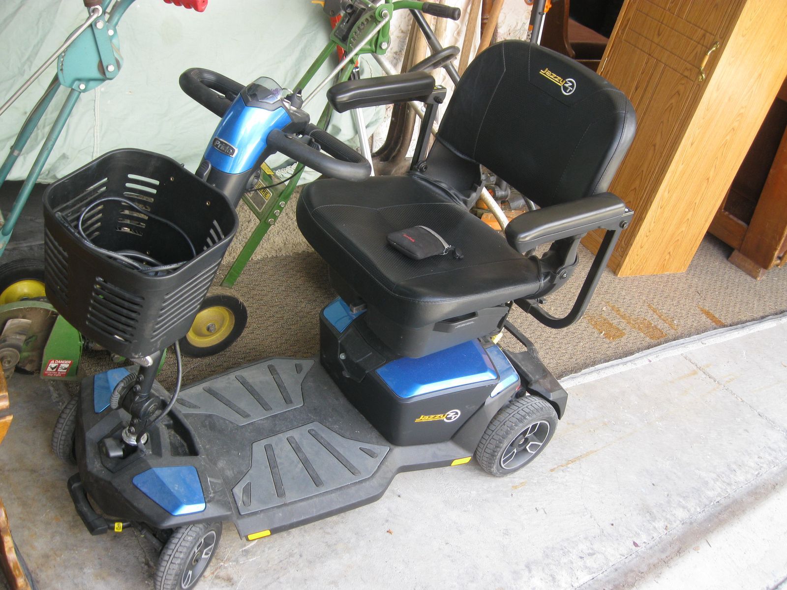 JAZZY ZT SCOOTER