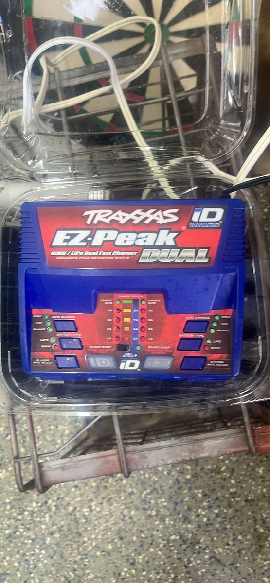 Traxxas EZ-Peak Dual iD 100-Watt NiMH/LiPo RC Battery Fast Charger with Advanced Peak Detection