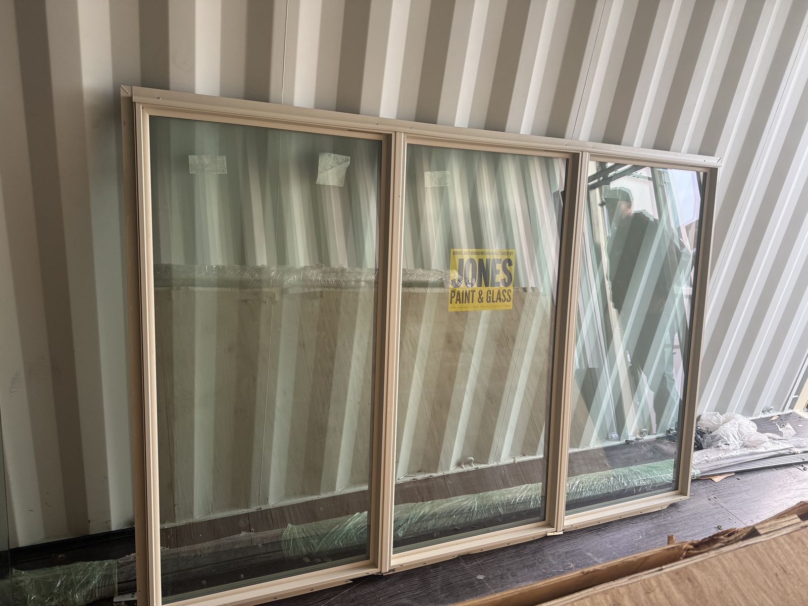 60x90 Jones Paint And Glass Window