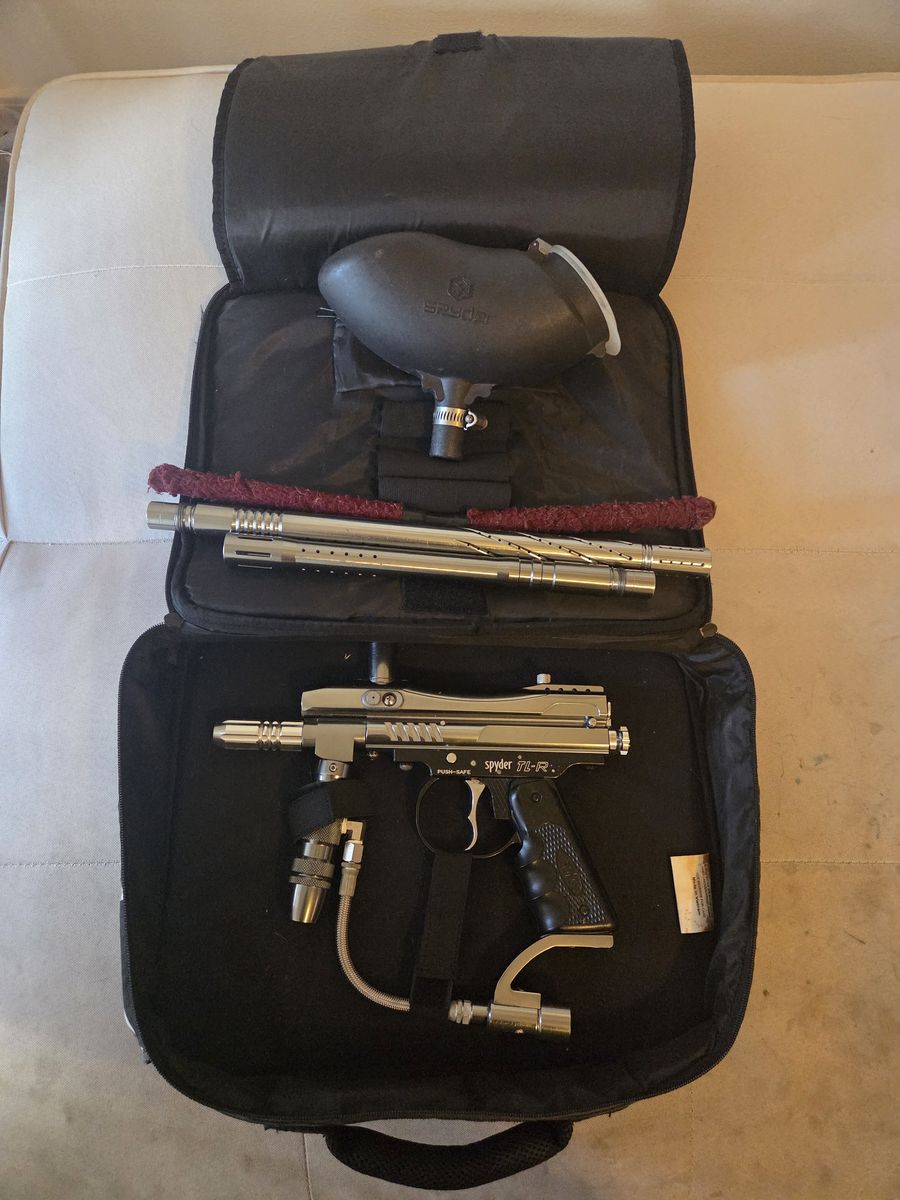 Paintball gun + mask