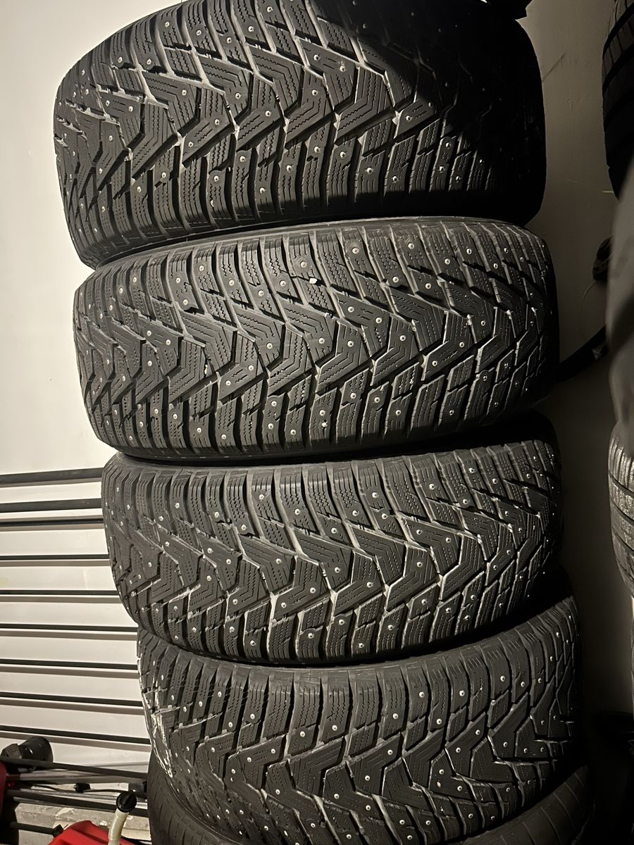 Set of 4 Studded Winter Snow Tires