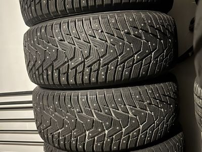 Set of 4 Studded Winter Snow Tires