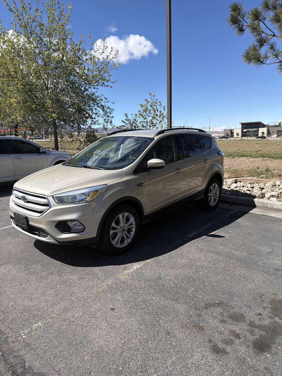 2018 FORD ESCAPE SE