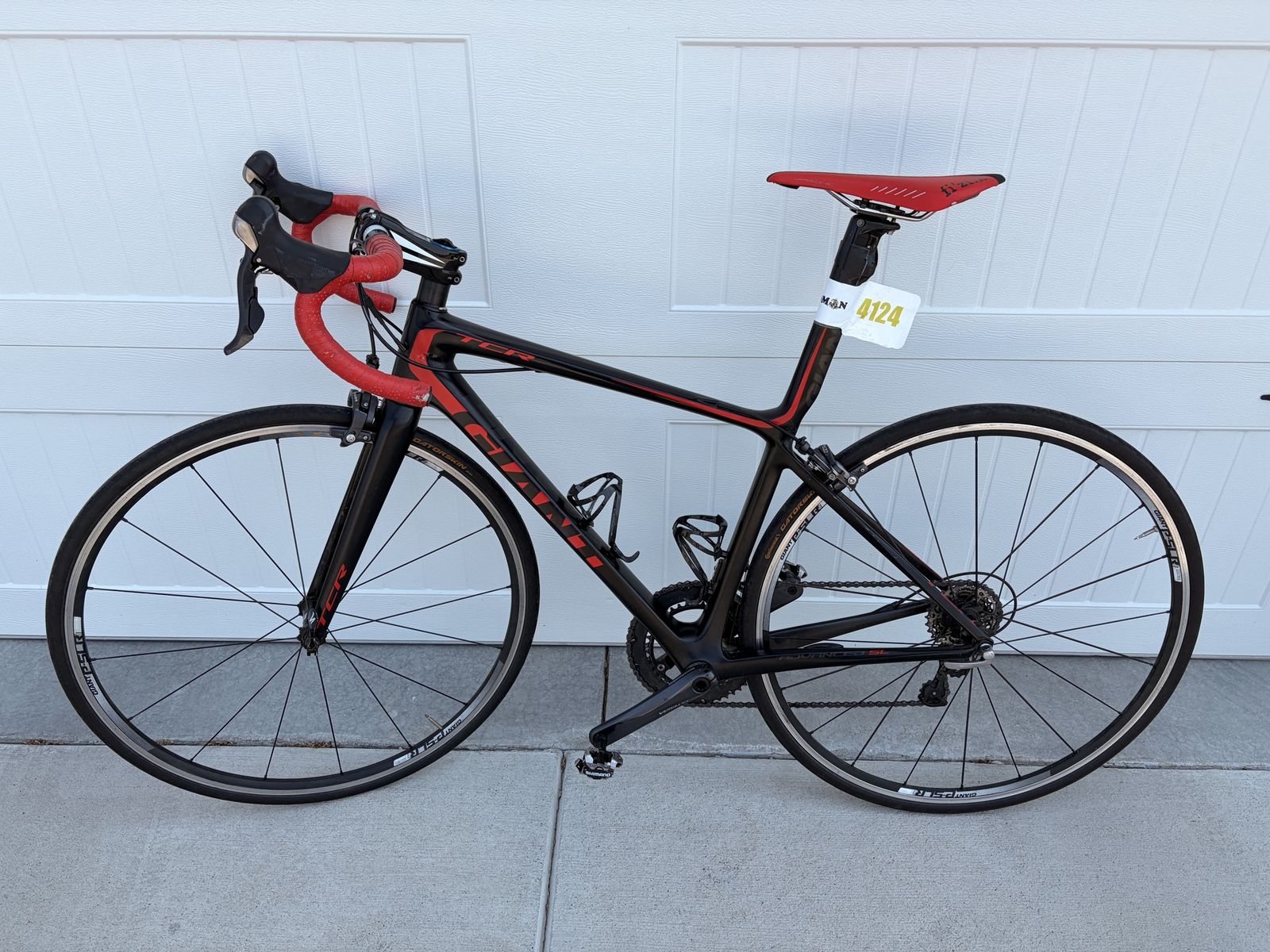 Giant TCR Advanced SL 2 Carbon Fiber Road Bike – Medium