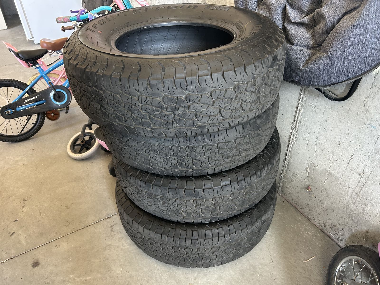 265/70 R17 BF Goodrich AT’s