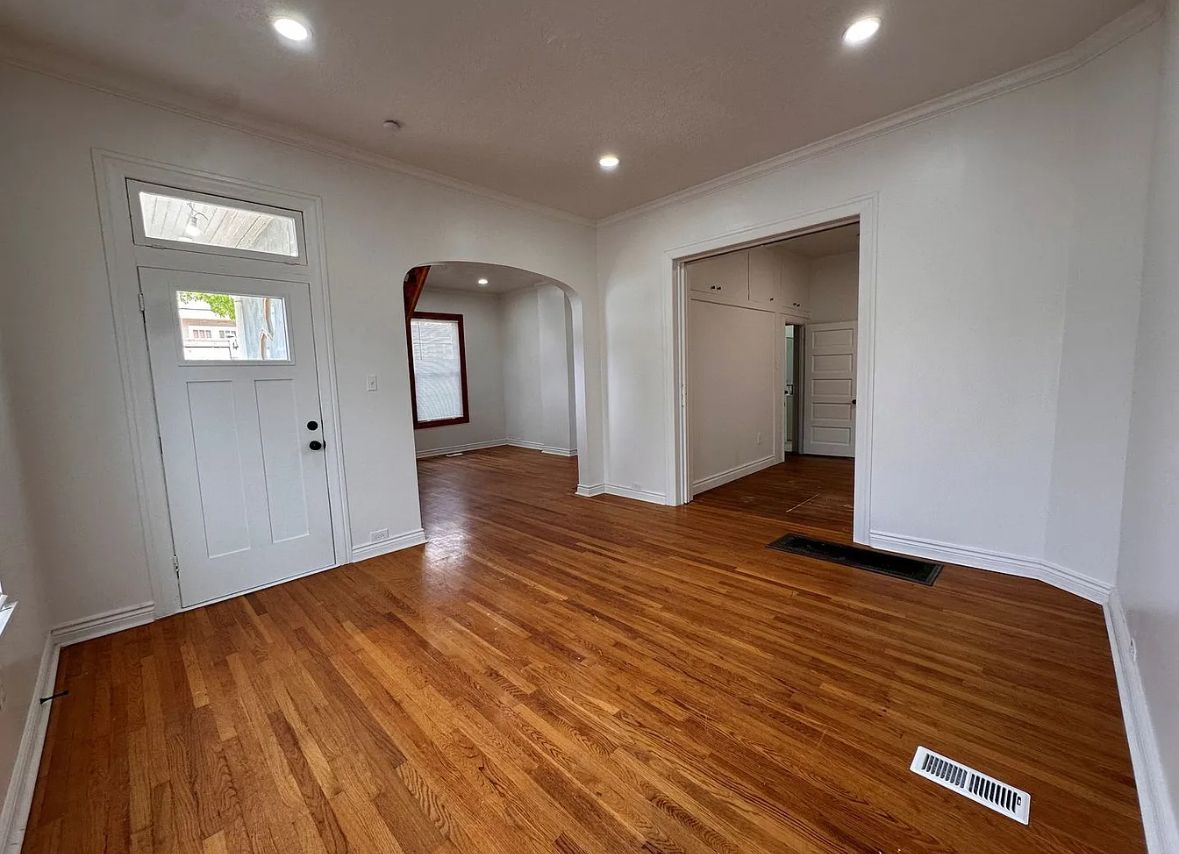 Main image 14