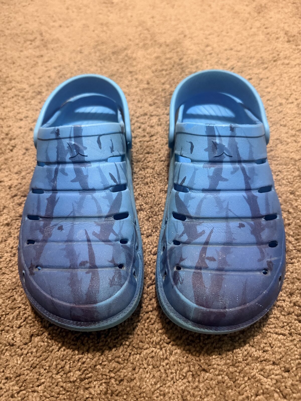 Men Size 8 Croc Styled Sandals Sharks