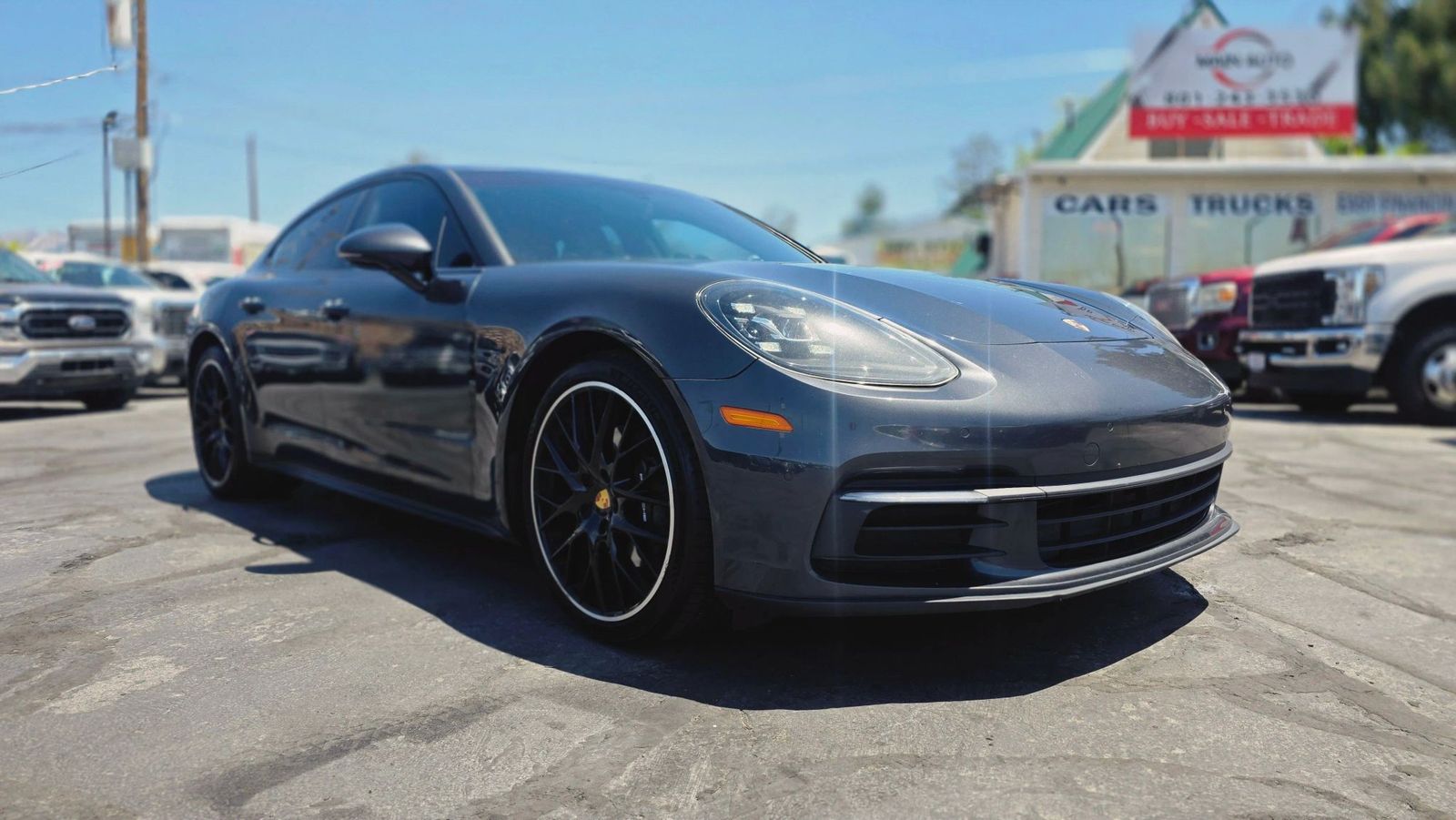 2018 Porsche Panamera 4