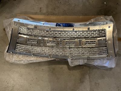 FORD F-150 Chrome Front Grille Assembly - OEM Replacement Brand new in box