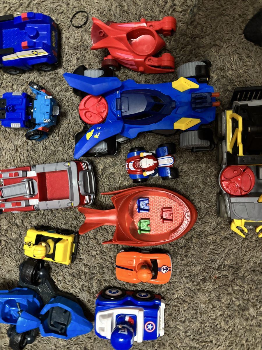 PJ Masks, Paw Patrol, Batman, and other assorted toy vehicles, large lot, 20+ pieces