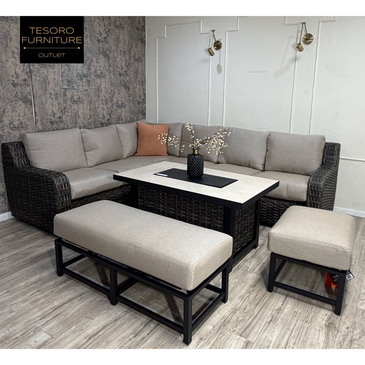 MODERN PATIO SET FIREPLACE WE OFFRR DELIVERY 