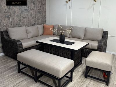 MODERN PATIO SET FIREPLACE WE OFFRR DELIVERY