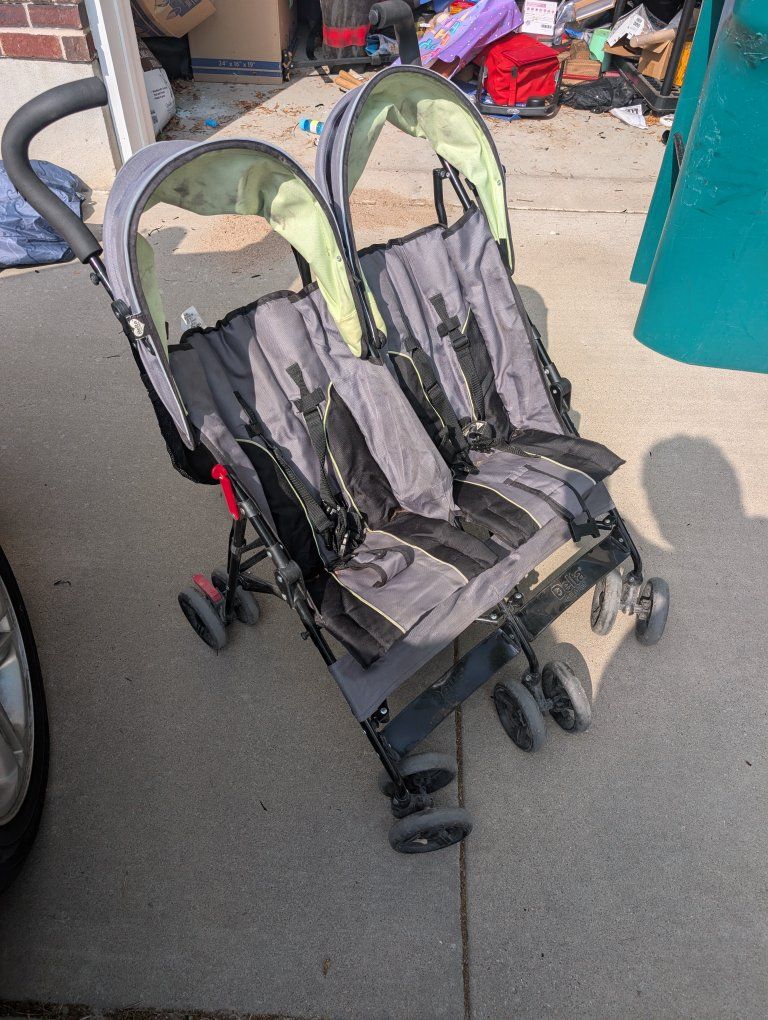 Delta Children Side-by-Side Double Umbrella Stroller - Gray & Green, Lightweight, Compact Fold
