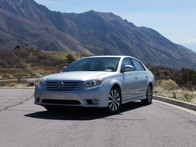 2011 TOYOTA AVALON Limited