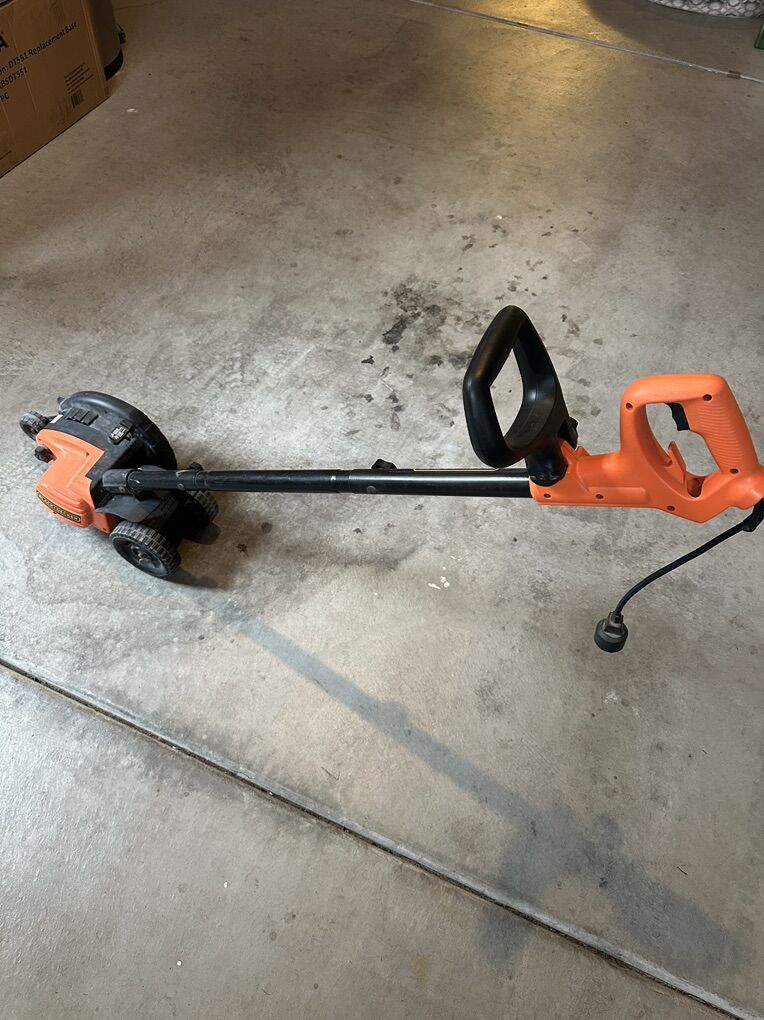 Black and Decker corded edger