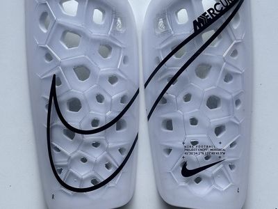 Nike Mercurial Lite soccer shin guards