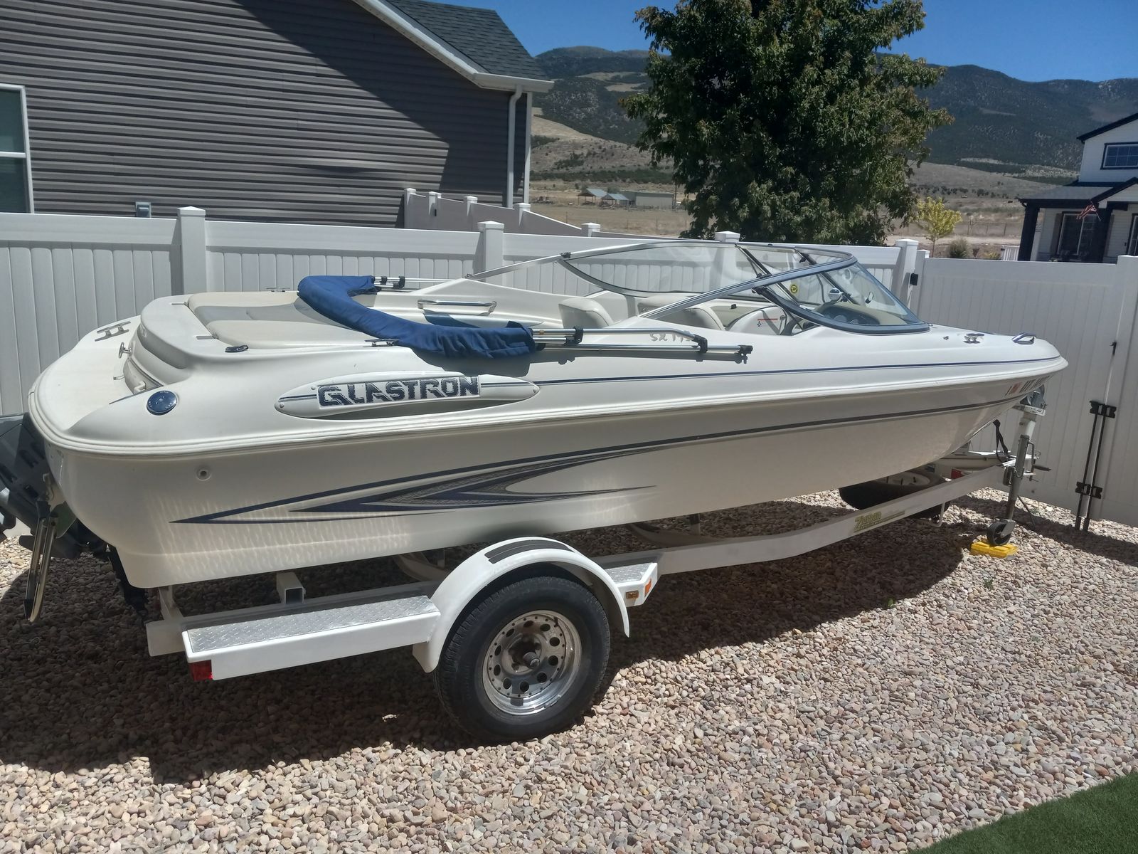 2000 Glastron SX195