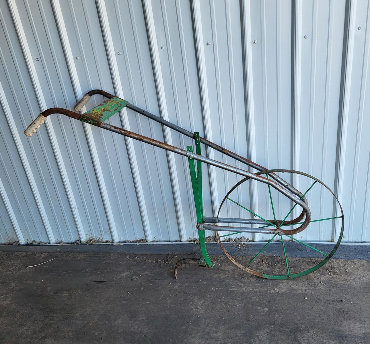 **VINTAGE CULTIVATOR**