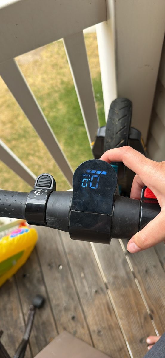 GOTRAX Electric Scooter - Black, Speed Display