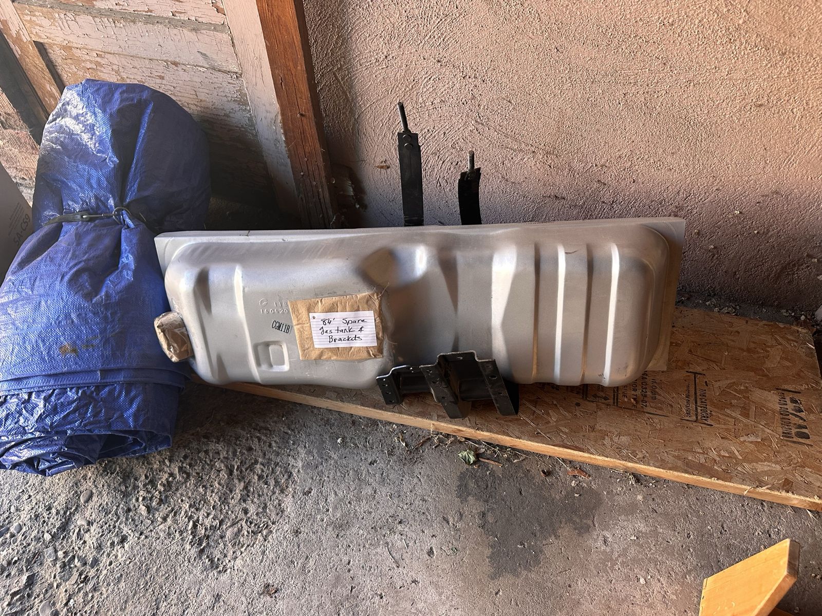 Gas tank