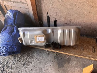 Gas tank
