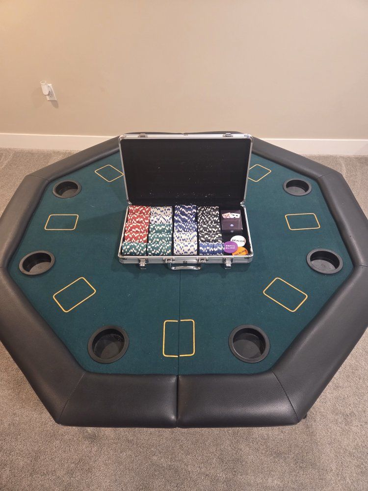Poker Chip Set with Table, 500 Chips, Cards, & Blinds -