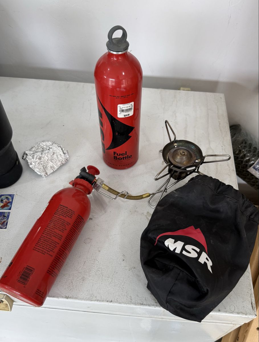 MSR whisperlite stove w/2 bottles