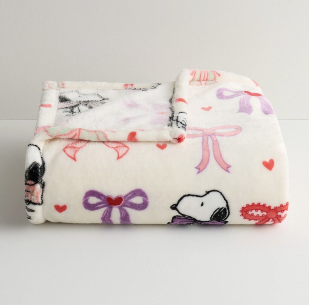 Peanuts Snoopy Valentine Oversize Blanket throw