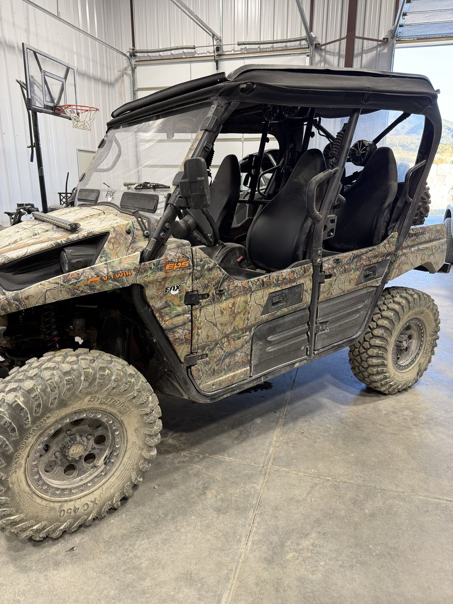 Kawasaki Teryx4 UTV Camo EPS 4x4 - Off-Road Utility Vehicle