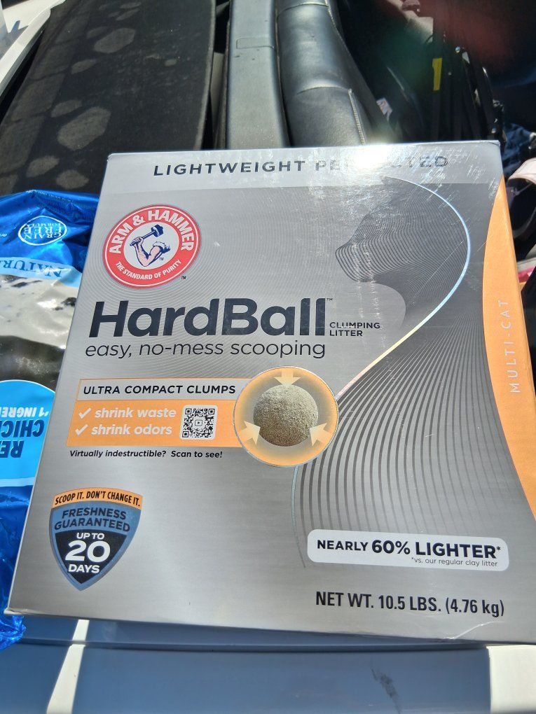 Arm & Hammer HardBall Multi-Cat Clumping Litter - 10.5 lbs, Lightweight, Ultra Compact Clumps
