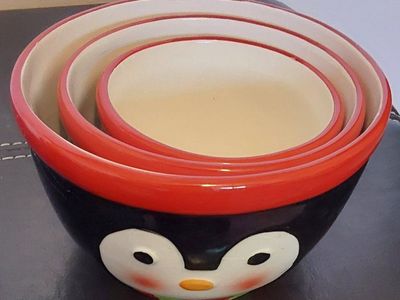 HOUSEWARES INTERNATIONAL Penguin Ceramic Nesting Bowls - Set of 3 (Hand Wash)