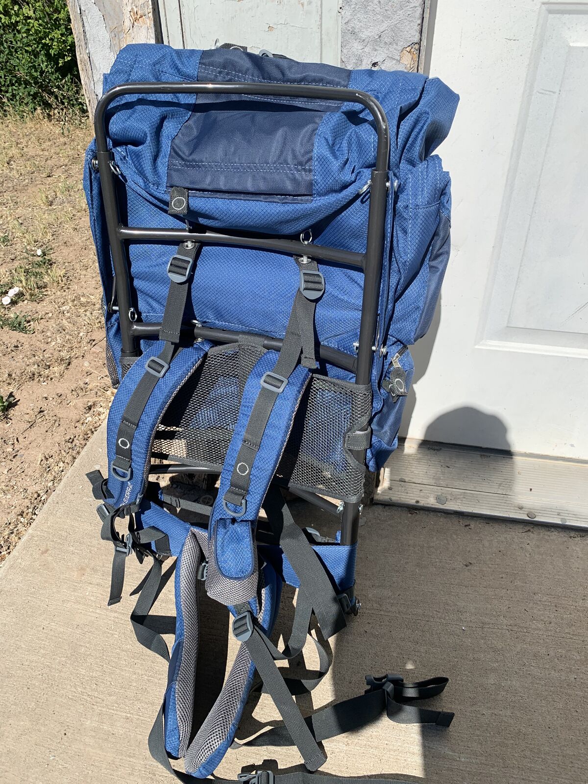 Hi Sierra bobcat 65 aluminum frame backpack