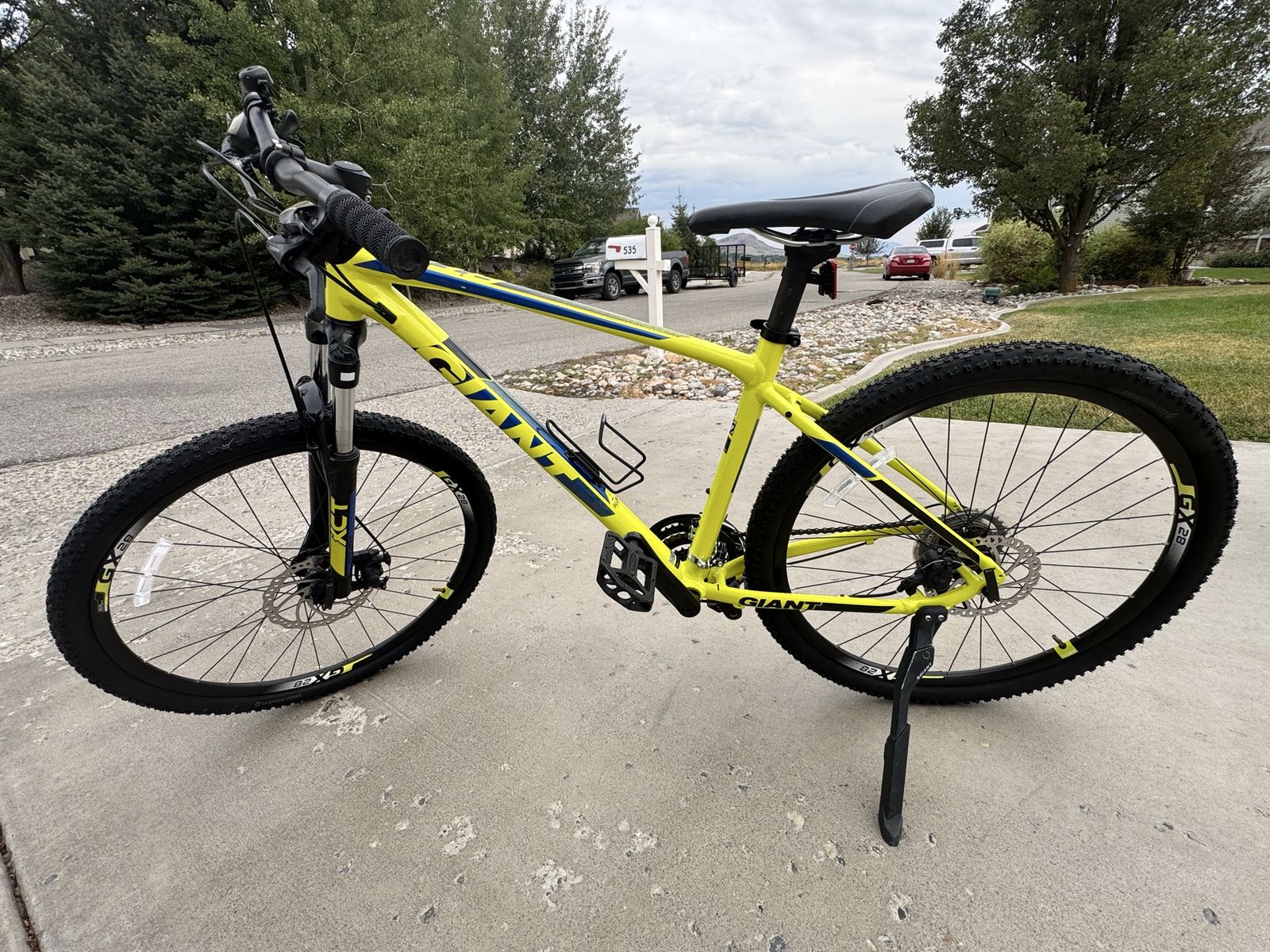 Giant ATX size medium. Excellent condition