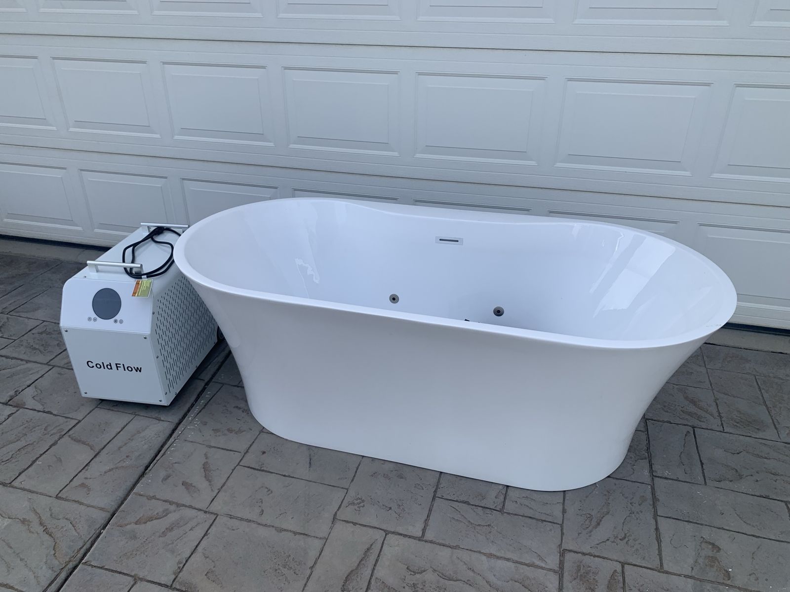 New Cold Flow White Acrylic Freestanding Tub with Chiller Unit