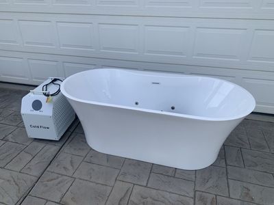 New Cold Flow White Acrylic Freestanding Tub with Chiller Unit
