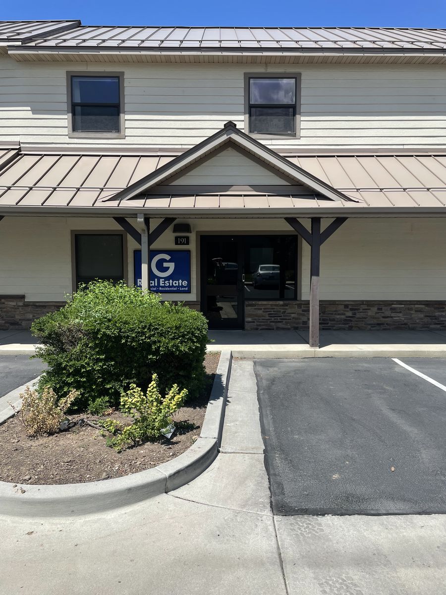 Lindon Single Office $700