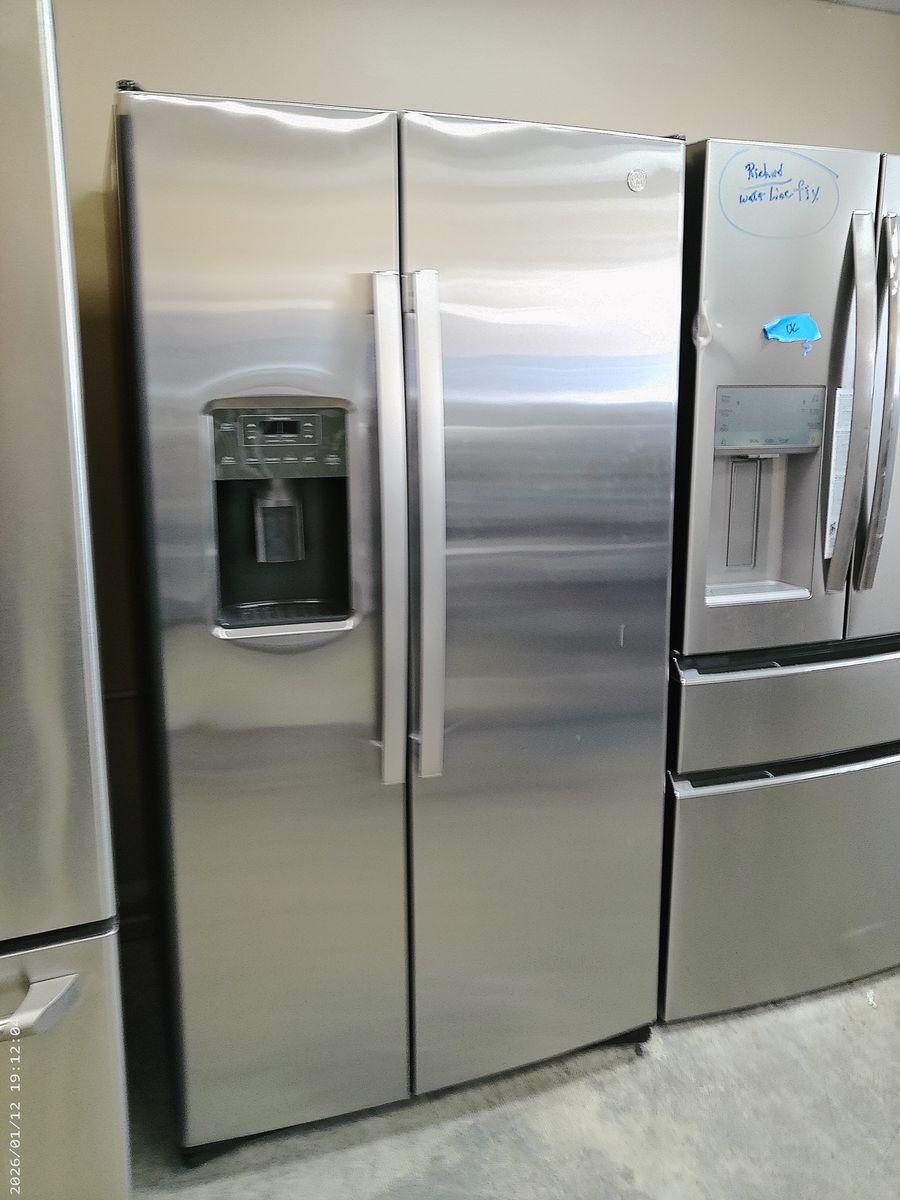 New Stainless 25 Cubic Foot Side by Side~90 day Guarantee~Water and Ice