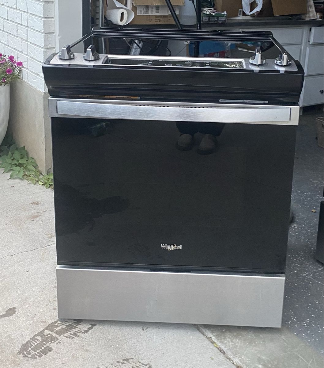 Whirlpool WEE515S0LS2 Electric Range Black Stainless Steel Slide-In Convection Oven