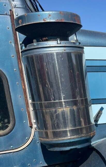 Peterbilt 378 Air Cleaner / Air Filter Housing